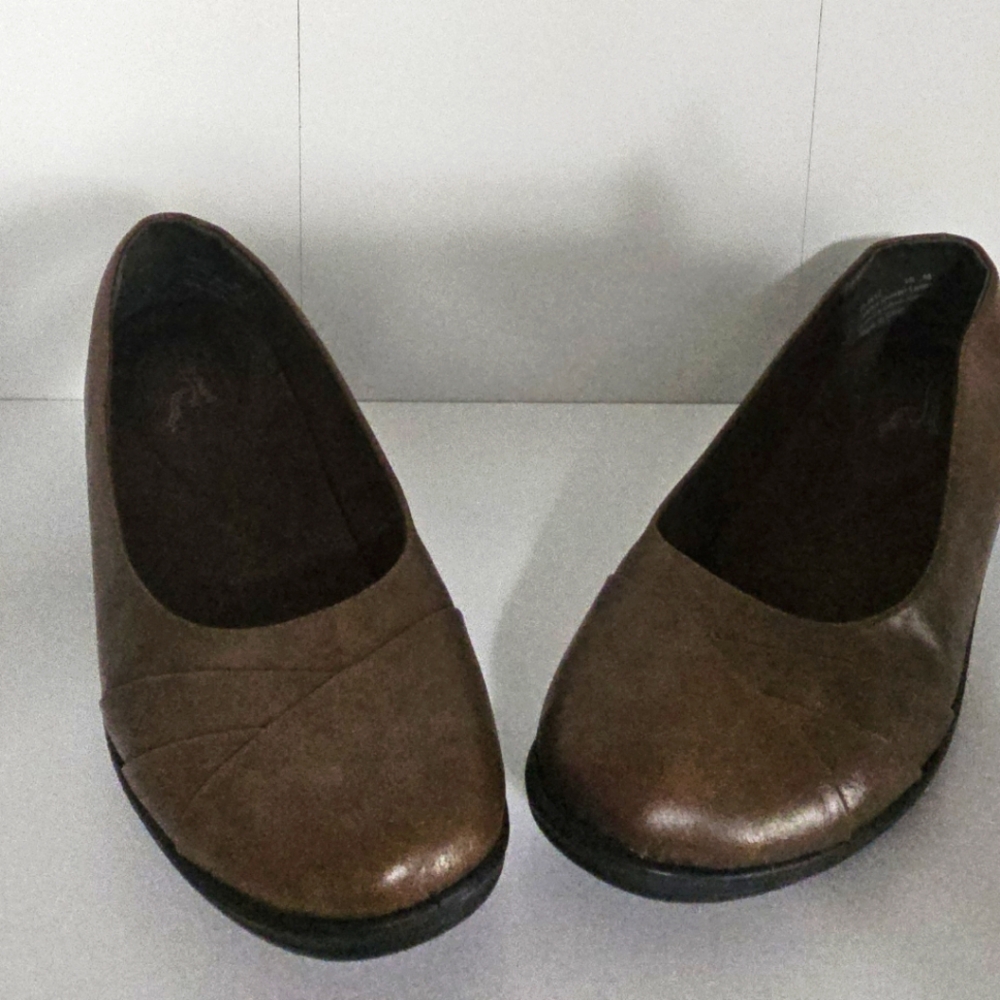 Easy Street Kaz Women's Slip-On Flats